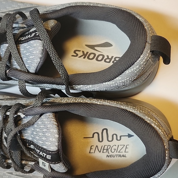 Brooks Women's Levitate 5 Neutral Running Shoe NEW IN BOX 9.5 - Picture 6 of 10